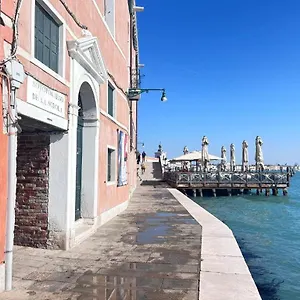 Guggenheim Luxury By Bricola , Venetië Italië